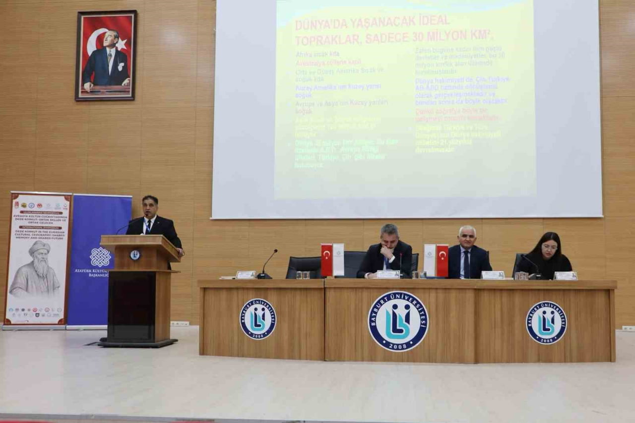 DEDE KORKUT SEMPOZYUMUNDA İKİNCİ GÜN OTURUMLARI GERÇEKLEŞTİRİLDİ