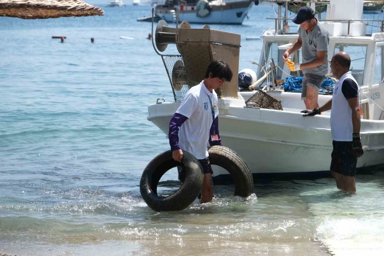DENİZ DİBİ TEMİZLİĞİNİN 10. ETABI TÜRKBÜKÜ'NDE GERÇEKLEŞTİRİLDİ