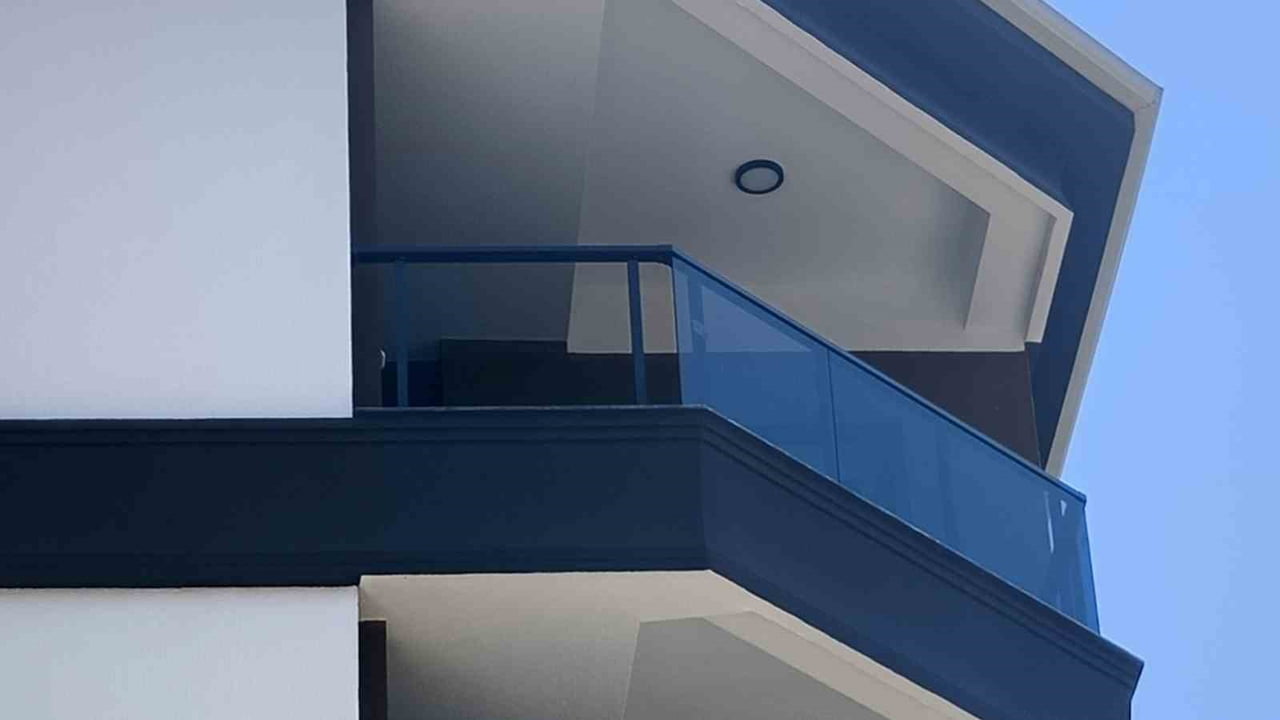 DENİZLİ'DE BABASIYLA BİRLİKTE KENDİLERİNE AİT İNŞAATA GİDEN ÇOCUK, BALKON KORKULUĞUNUN TAKILMAYAN...