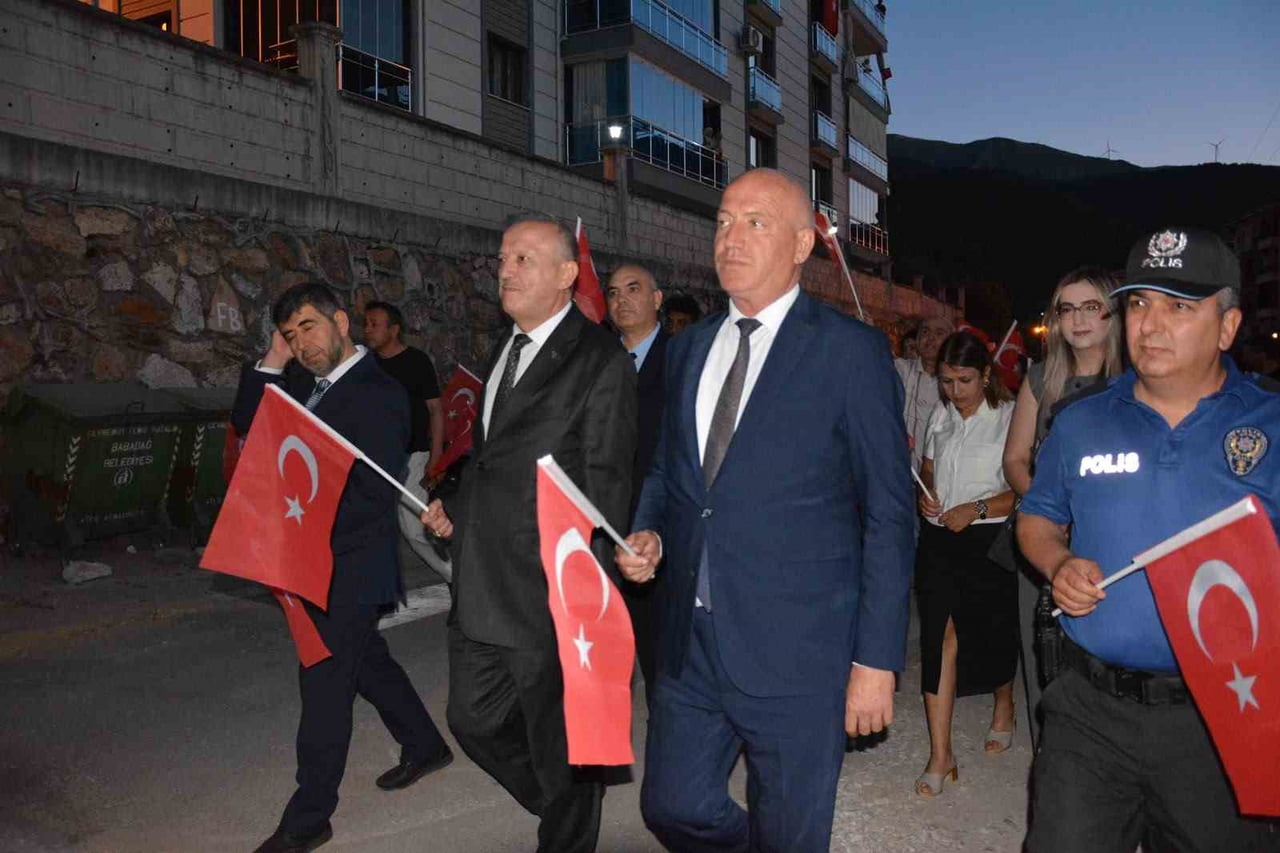DENİZLİ'NİN BABADAĞ İLÇESİNDE, 15 TEMMUZ DEMOKRASİ VE MİLLÎ BİRLİK GÜNÜ DOLAYISIYLA SAYGI...