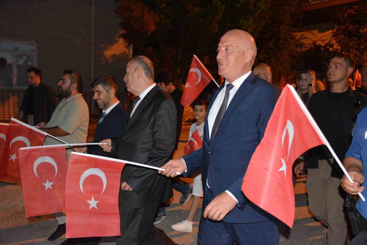 DENİZLİ'NİN BABADAĞ İLÇESİNDE, 15 TEMMUZ DEMOKRASİ VE MİLLÎ BİRLİK GÜNÜ DOLAYISIYLA SAYGI...