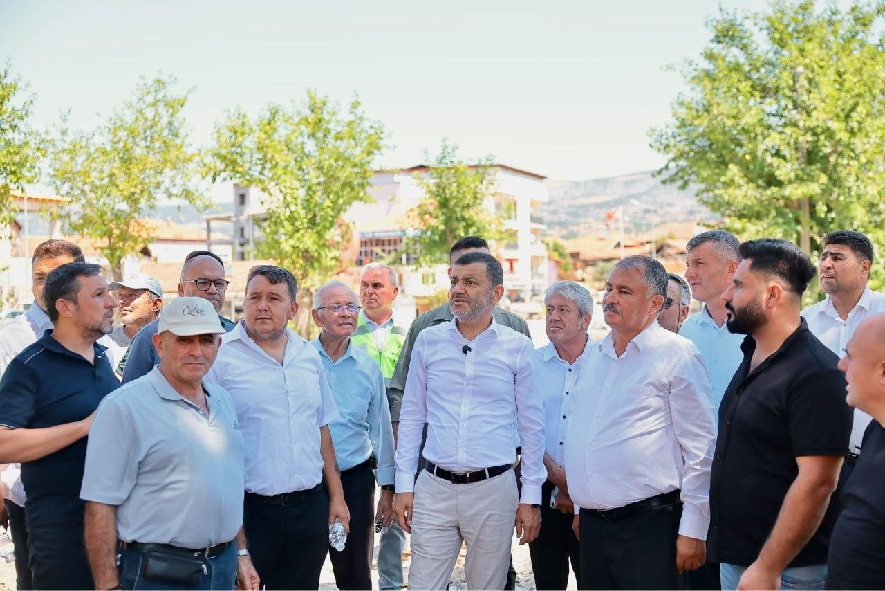 DENİZLİ BÜYÜKŞEHİR BELEDİYE BAŞKANI BÜLENT NURİ ÇAVUŞOĞLU, TÜTÜN ÜRETİCİLERİNE YÖNELİK SERA...