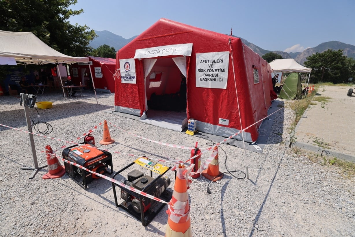 DENİZLİ BÜYÜKŞEHİR BELEDİYESİ ARAMA KURTARMA EKİBİ (DEBAK), AFAD TARAFINDAN GERÇEKLEŞTİRİLEN...