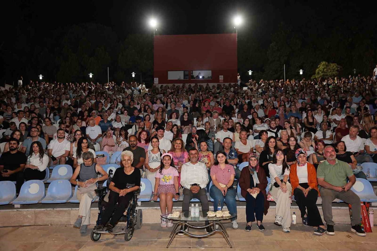 DENİZLİ BÜYÜKŞEHİR BELEDİYESİ’NİN "SANAT ŞEHRİ DENİZLİ" MOTTOSUYLA HAYATA GEÇİRDİĞİ AÇIK HAVA...