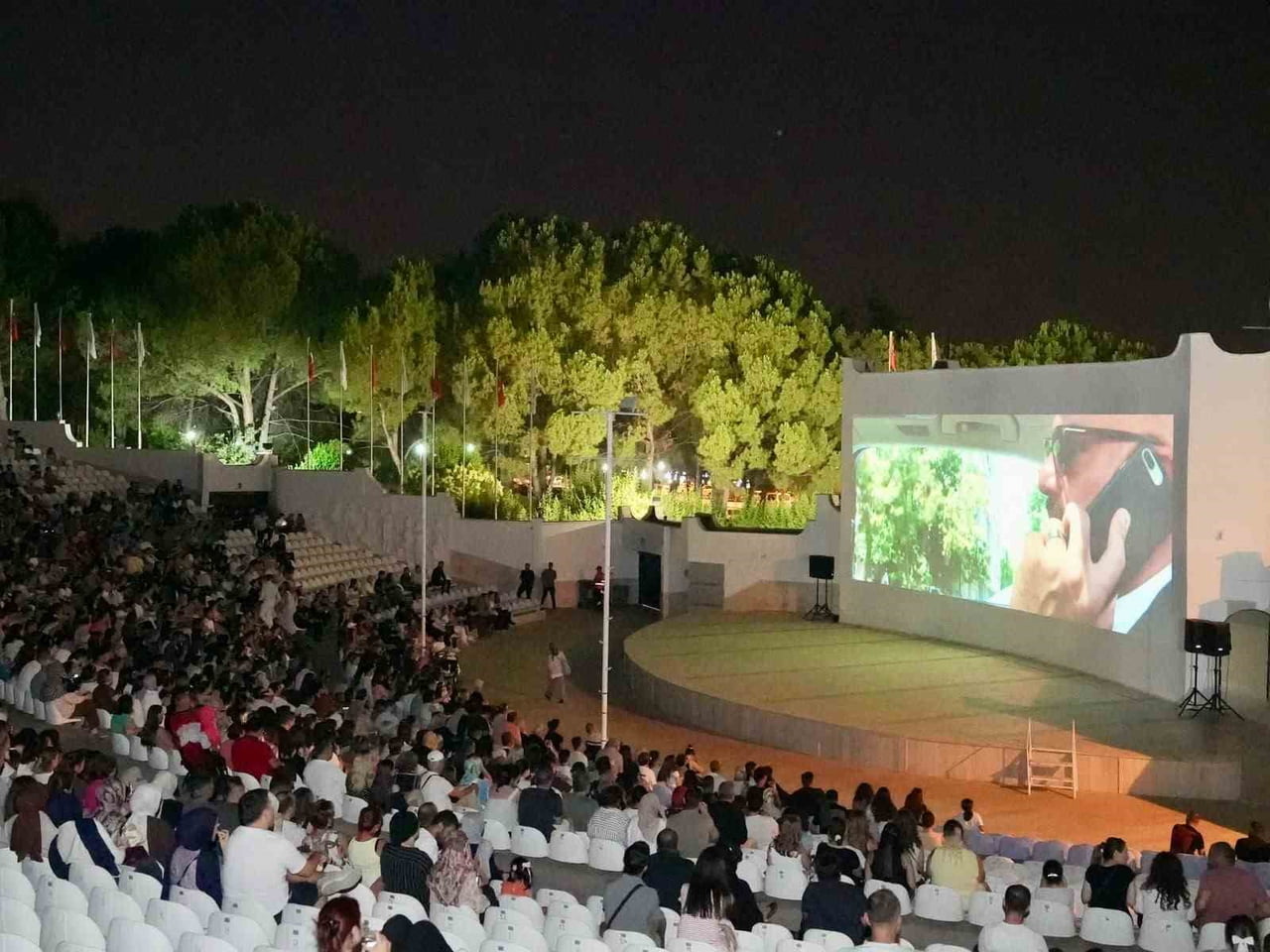 DENİZLİ BÜYÜKŞEHİR BELEDİYESİ’NİN "SANAT ŞEHRİ DENİZLİ" MOTTOSUYLA HAYATA GEÇİRDİĞİ AÇIK HAVA...