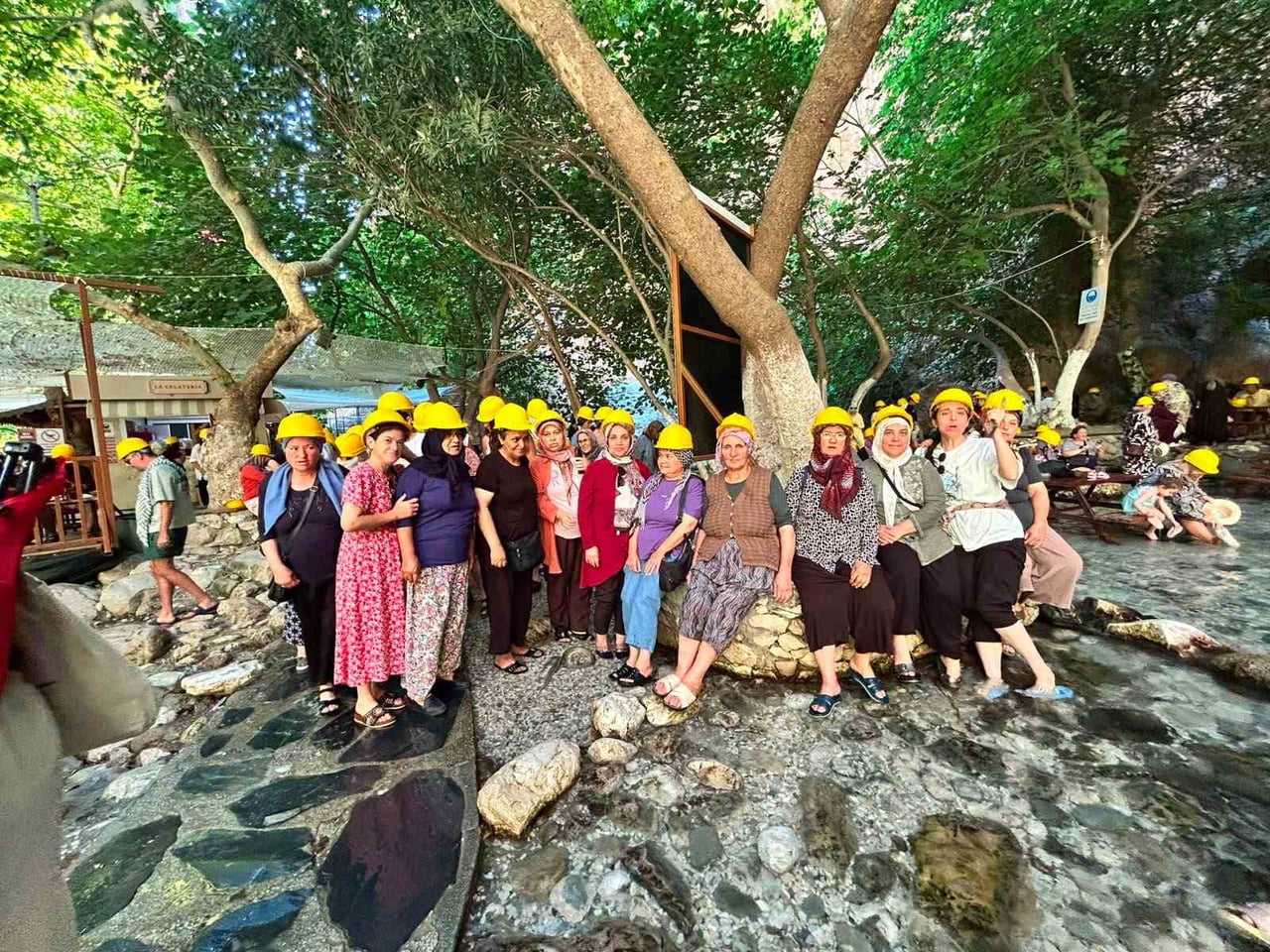 DENİZLİ’NİN BABADAĞ BELEDİYESİ, İLÇEDE YAŞAYAN KADINLARA YÖNELİK BAŞLATTIĞI ANLAMLI SOSYAL PROJEYİ...