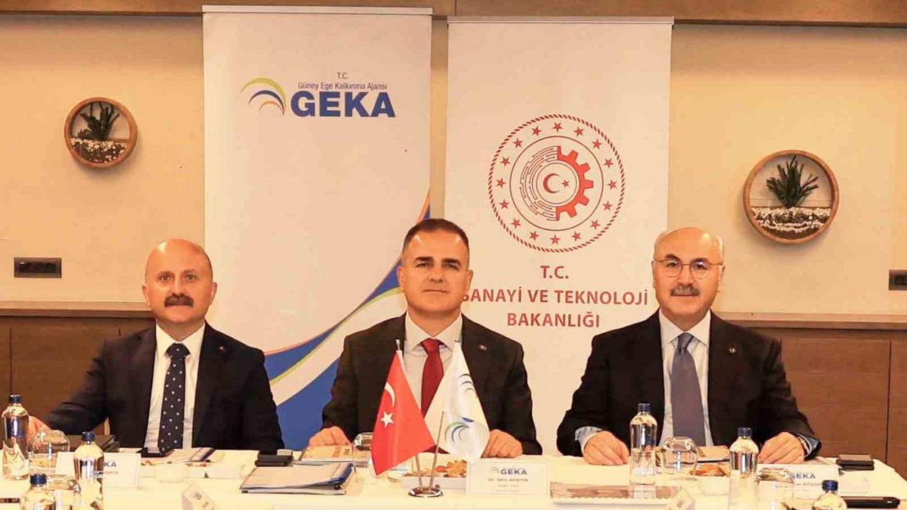 DENİZLİ TİCARET ODASI (DTO) BAŞKANI VE GÜNEY EGE KALKINMA AJANSI (GEKA) YÖNETİM KURULU ÜYESİ UĞUR...