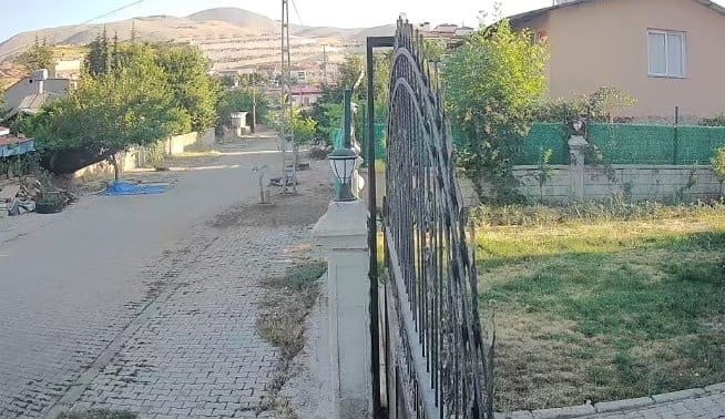 DEPREM ANI GÜVENLİK KAMERASI TARAFINDAN KAYDEDİLDİ.