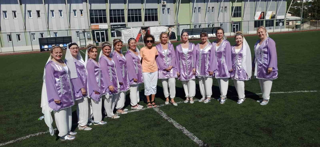 DEVREK  HALK OYUNLARI EKİBİ MAKEDONYA YOLCUSU