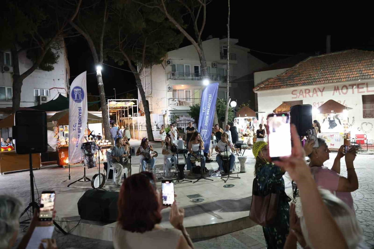 DİDİM BELEDİYESİ, ALTINKUM SANAT SOKAĞI’NDA SANAT VE DAYANIŞMAYI BULUŞTURDU