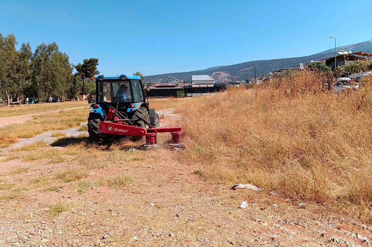 DİDİM BELEDİYESİ, İLÇENİN DAHA TEMİZ, DÜZENLİ VE BAKIMLI BİR GÖRÜNÜME KAVUŞMASI AMACIYLA KENT...
