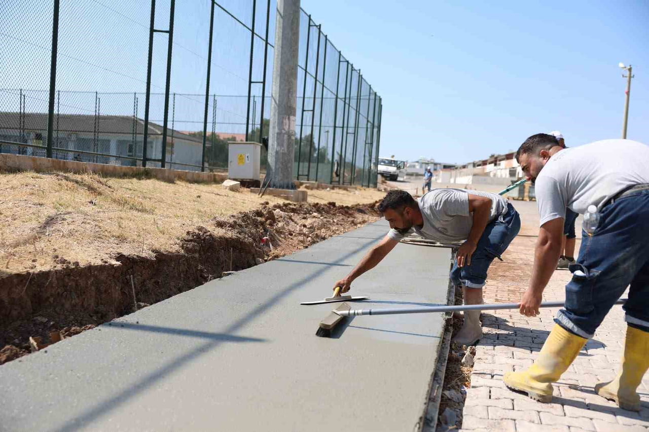 DİDİM BELEDİYESİ, KENT GENELİNDE YÜRÜTTÜĞÜ KALDIRIM ÇALIŞMALARIYLA YAYA ULAŞIMINI DAHA GÜVENLİ VE...