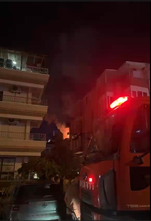 DİDİM’DE GECE YARISI BİR APARTMAN DAİRESİNDE MEYDANA GELEN YANGIN EKİPLERİN KISA SÜREDE MÜDAHALESİ...