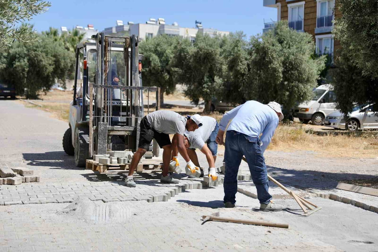 DİDİM EFELER MAHALLESİ’NDE YOL ÇALIŞMASI