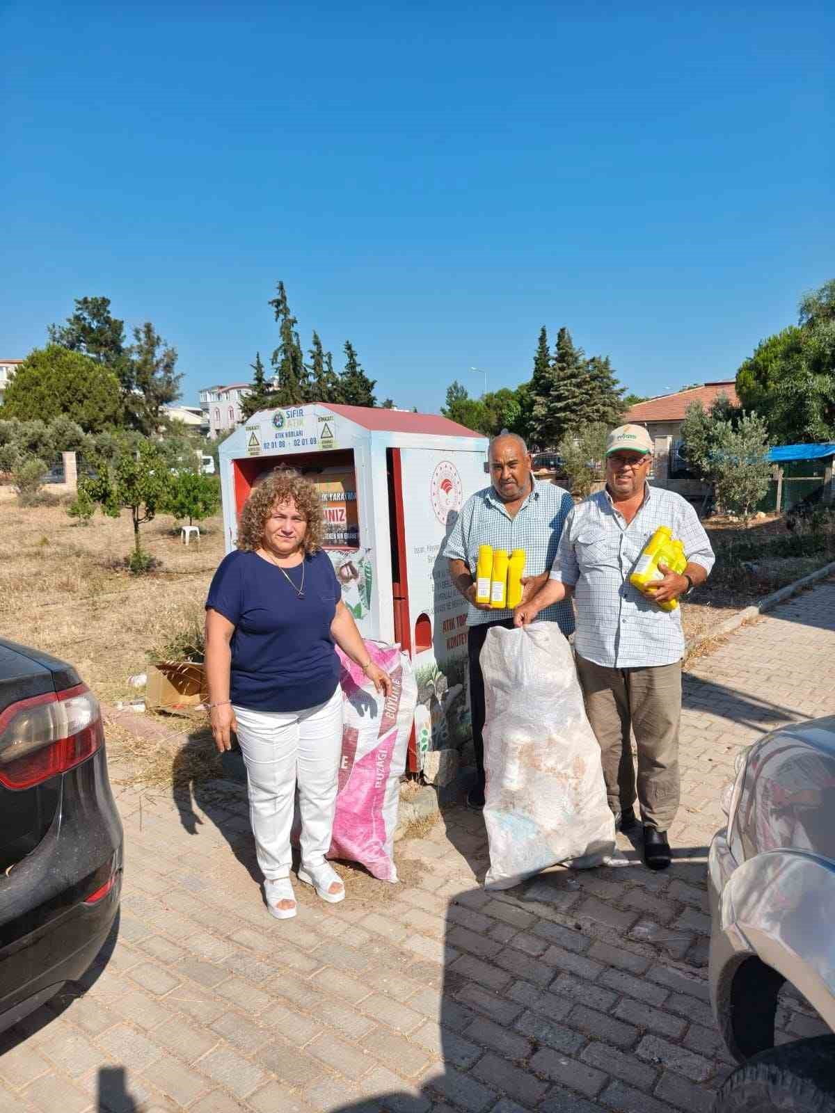 DİDİM İLÇE TARIM VE ORMAN MÜDÜRLÜĞÜ, ÇEVRENİN KORUNMASI AMACIYLA ÇİFTÇİLERE ZİRAİ İLAÇ...