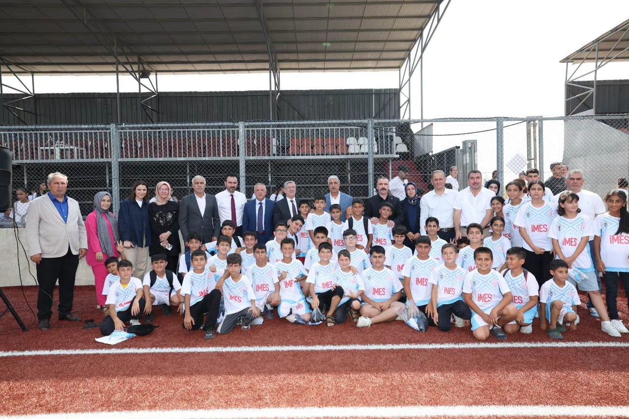 DİLOVASI'NDA YAZ SPOR OKULLARI DÜZENLENEN TÖRENLE AÇILDI. YAZ BOYUNCA FUTBOL, VOLEYBOL, BASKETBOL...
