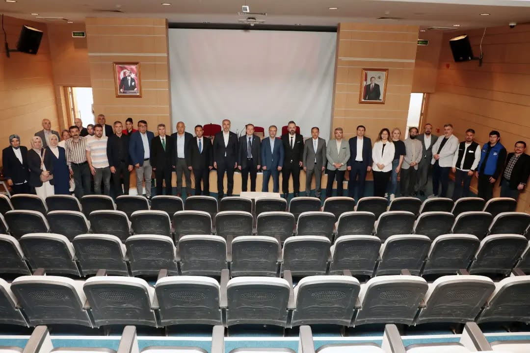 DİRENİŞTEN DİRİLİŞE’ KONFERANSINDA DARBELER ELE ALINDI