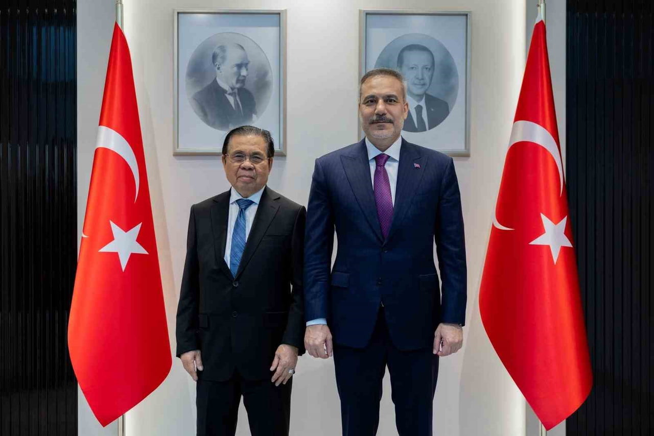 DIŞİŞLERİ BAKANI HAKAN FİDAN, BUGÜN FİLİPİNLER'DEKİ MORO İSLAM KURTULUŞ CEPHESİ LİDERİ HACI MURAD...