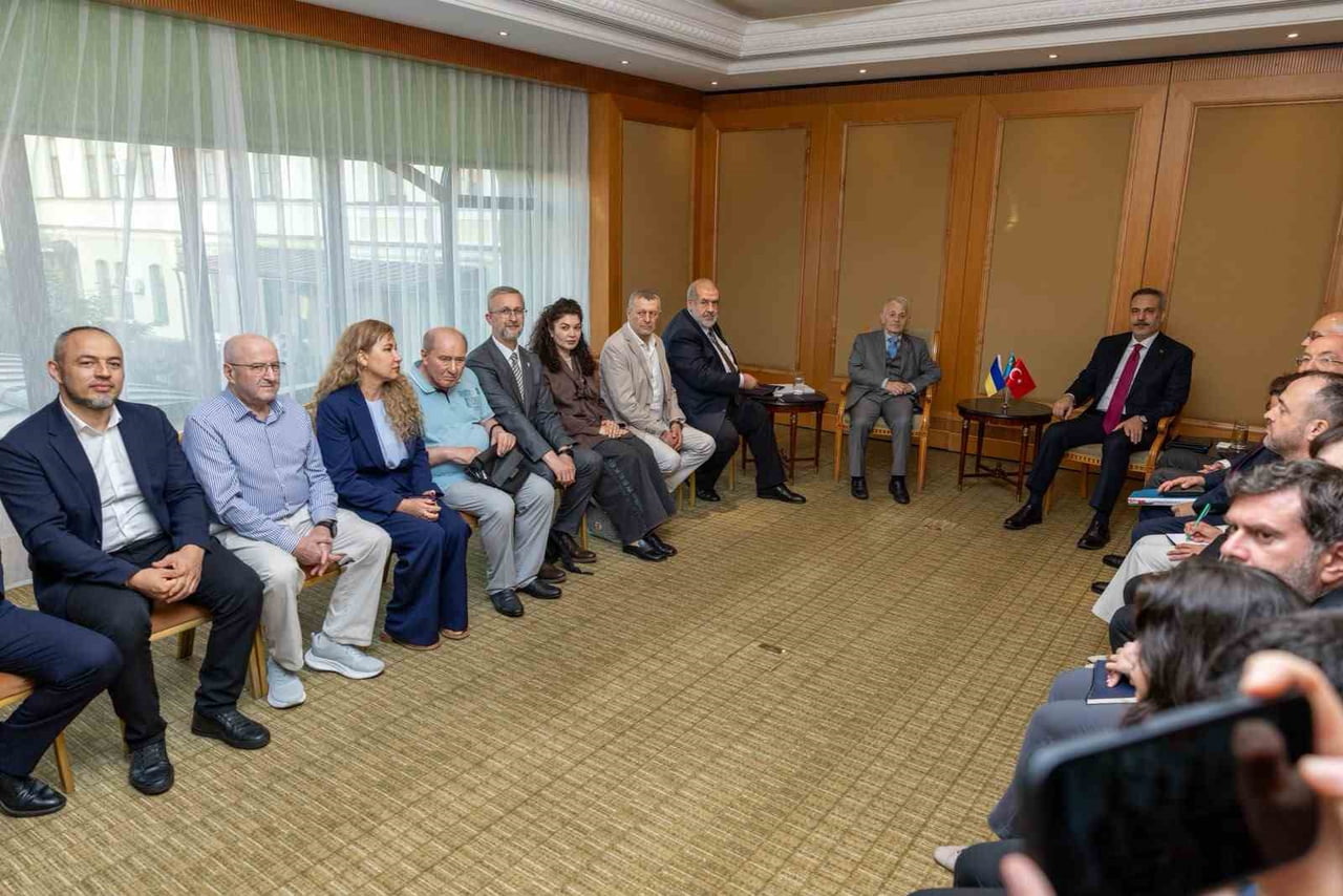 DIŞİŞLERİ BAKANI HAKAN FİDAN, UKRAYNA'NIN BAŞKENTİ KİEV'DE KIRIM TATARLARININ MİLLİ LİDERİ VE...