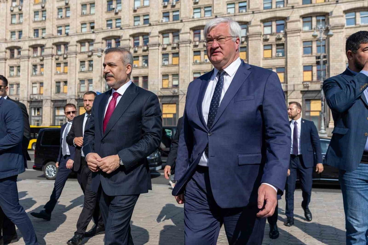 DIŞİŞLERİ BAKANI HAKAN FİDAN, UKRAYNA DIŞİŞLERİ BAKANI ANDRİY SİBİHA’YLA BİRLİKTE BAĞIMSIZLIK...