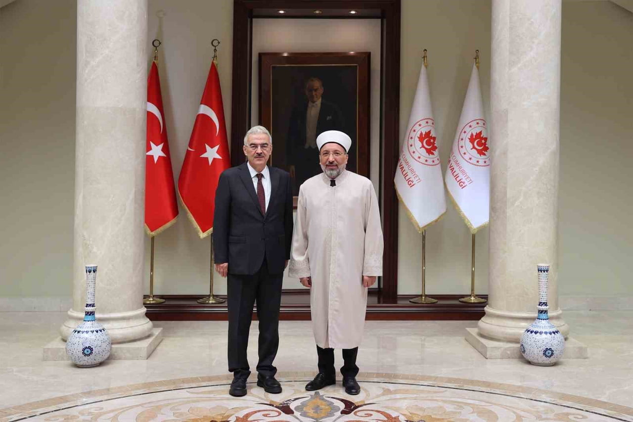 DİYANET İŞLERİ BAŞKANI ARPAGUŞ’TAN BURSA VALİLİĞİ’NE ZİYARET