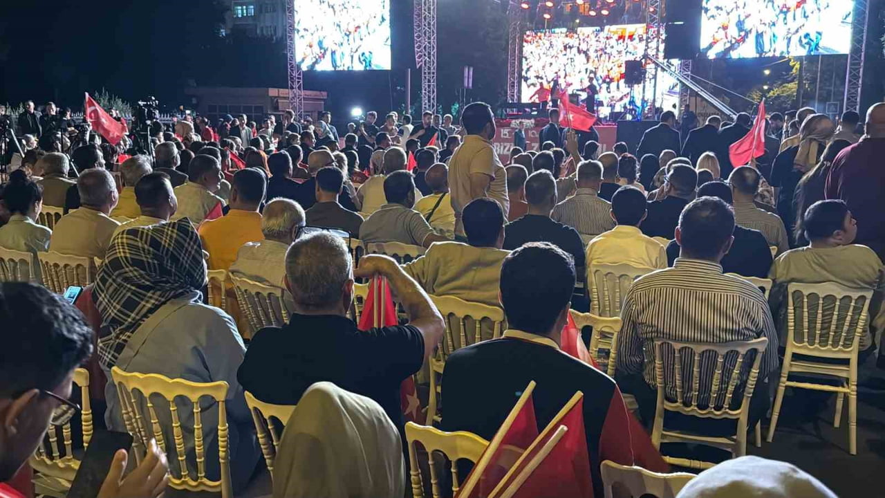 DİYARBAKIR'DA 15 TEMMUZ DEMOKRASİ VE MİLLİ BİRLİK GÜNÜ KAPSAMINDA ÇEŞİTLİ PROGRAMLAR...