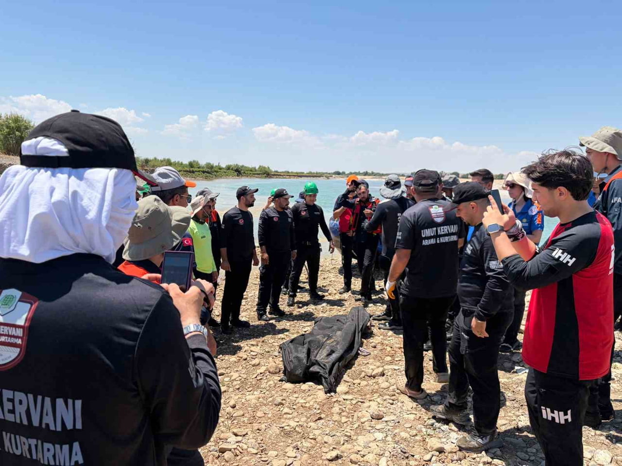 DİYARBAKIR'IN SİLVAN İLÇESİNDE 3 GÜN ÖNCE KAYIP OLAN ŞAHIS, ÇAYIN 5 KİLOMETRE İLERİSİNDE ÖLÜ...