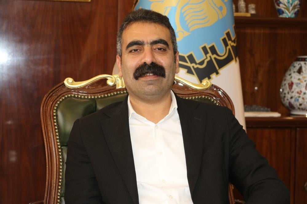 DİYARBAKIR BÜYÜKŞEHİR BELEDİYE EŞ BAŞKANI DOĞAN HATUN, SAĞLIK SORUNLARINI GEREKÇE GÖSTEREREK...