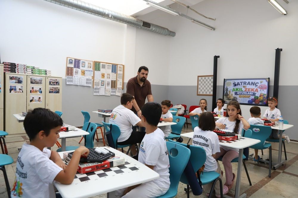 DİYARBAKIR BÜYÜKŞEHİR BELEDİYESİNİN 7-17 YAŞ ARASI ÇOCUKLARA YÖNELİK ÜCRETSİZ DÜZENLEDİĞİ YAZ SPOR...