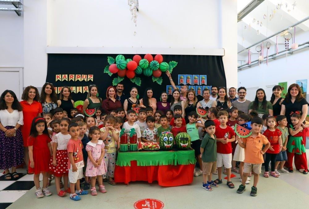 DİYARBAKIR BÜYÜKŞEHİR BELEDİYESİNİN SÜMERPARK ORTAK YAŞAM ALANINDA  KARPUZ ŞENLİĞİ...