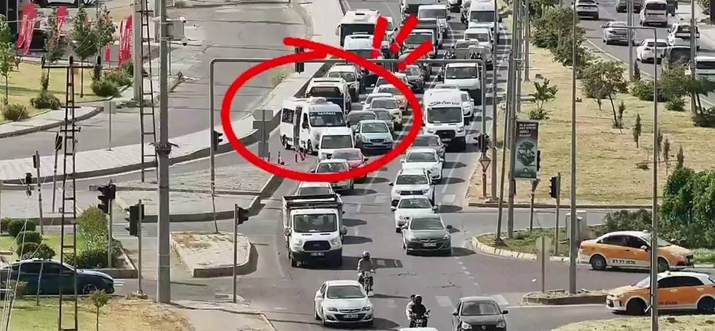 DİYARBAKIR’DA DRON DESTEKLİ TRAFİK DENETİMİ GERÇEKLEŞTİRİLDİ. DENETİMLERDE, KURALLARI İHLAL ETTİĞİ...