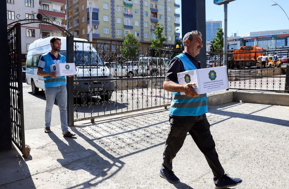 DİYARBAKIR’DA FENİLKETONÜRİ (PKU) HASTASI 50 VATANDAŞA, DÜŞÜK PROTEİNLİ ÖZEL GIDA DESTEĞİ...