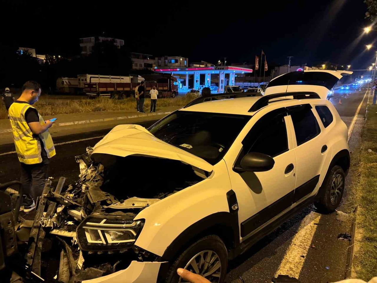 DİYARBAKIR’IN ÇINAR İLÇESİNDE OTOMOBİLİN SULAMA ARACINA ARKADAN ÇARPMASI SONUCU MEYDANA GELEN...
