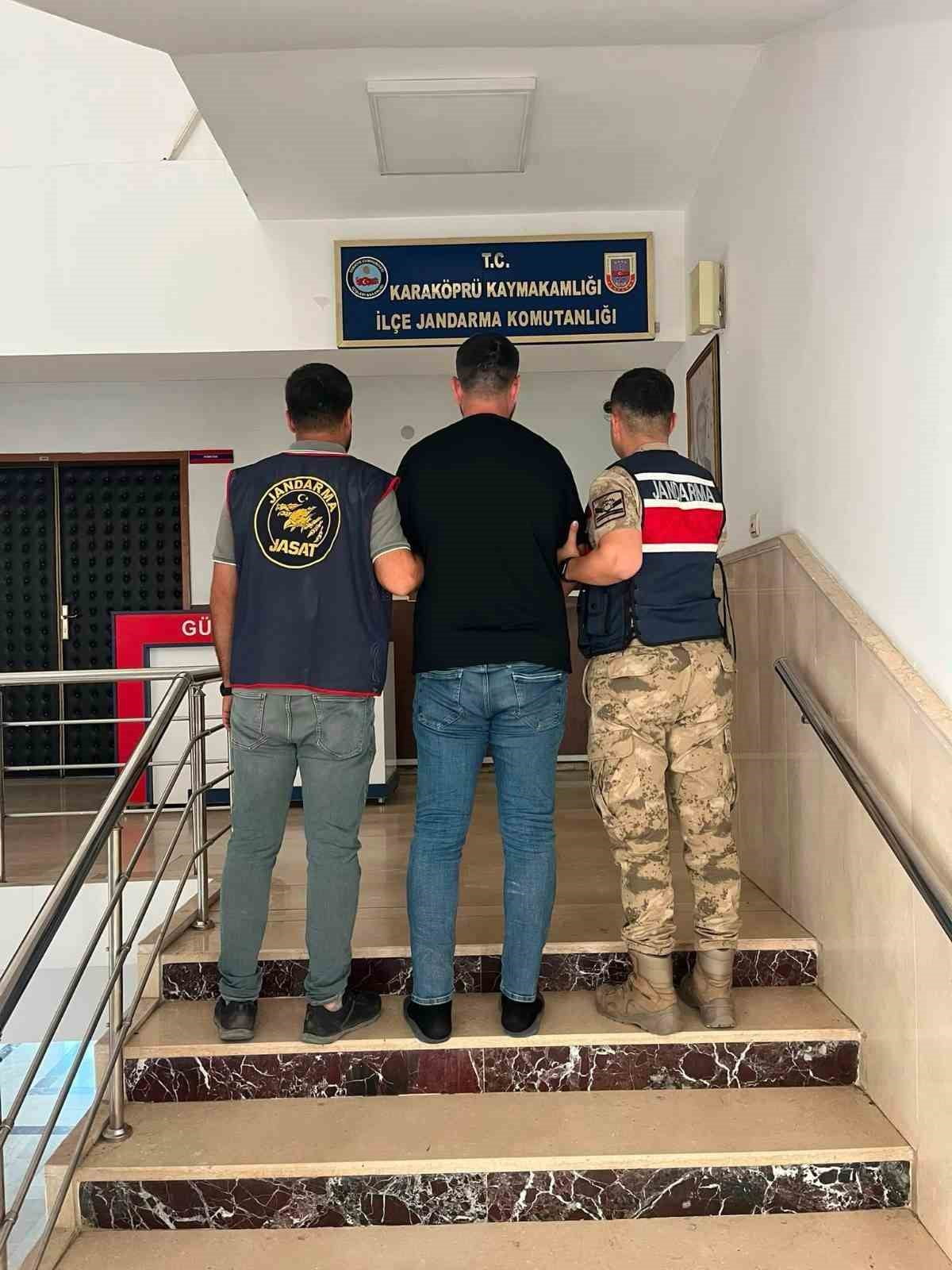 DOLANDIRICILIK SUÇUNDAN ARANAN ŞAHIS YAKALANDI
