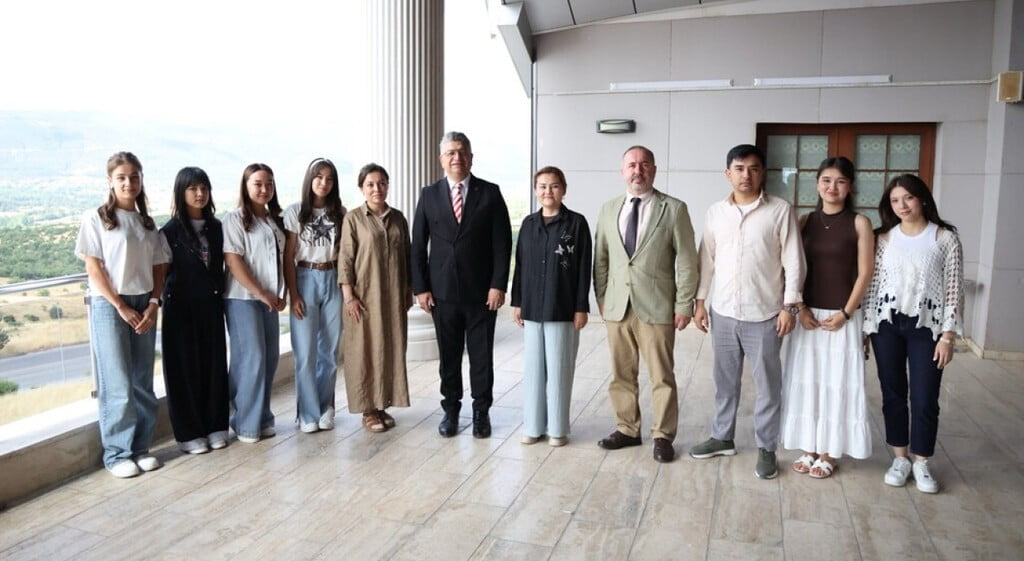 DPÜ'DE SEMERKANTLI ÖĞRENCİLERE YAZ OKULU PROGRAMI