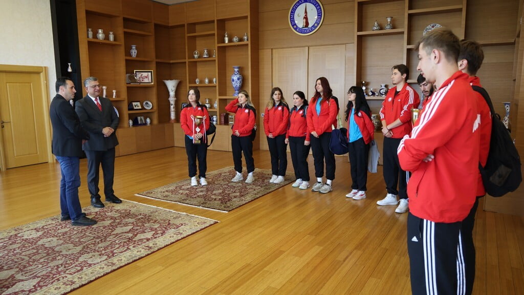 DPÜ HENTBOL TAKIMLARINDAN TÜRKİYE ŞAMPİYONASINDA BÜYÜK BAŞARI