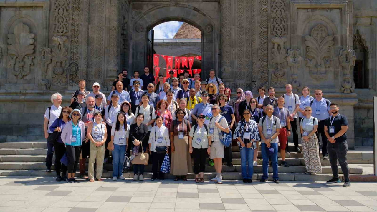 DÜNYANIN KİMYA EĞİTİMİ ALANINDAKİ EN SAYGIN BİLİMSEL ORGANİZASYONLARI ARASINDA GÖSTERİLEN 28....