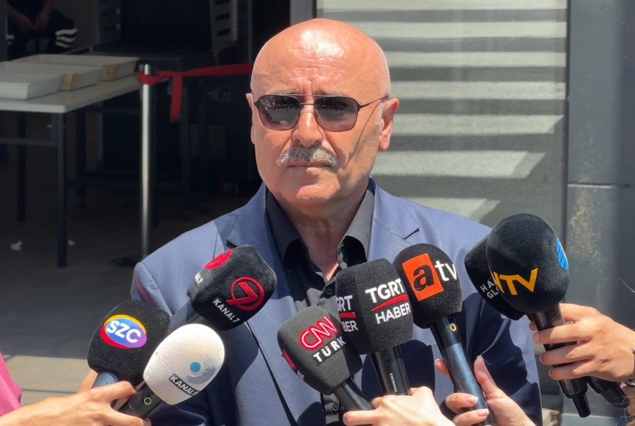 DURUŞMA ÖNCESİ AÇIKLAMADA BULUNAN MÜŞTEKİ BABA ÖZER ACİ