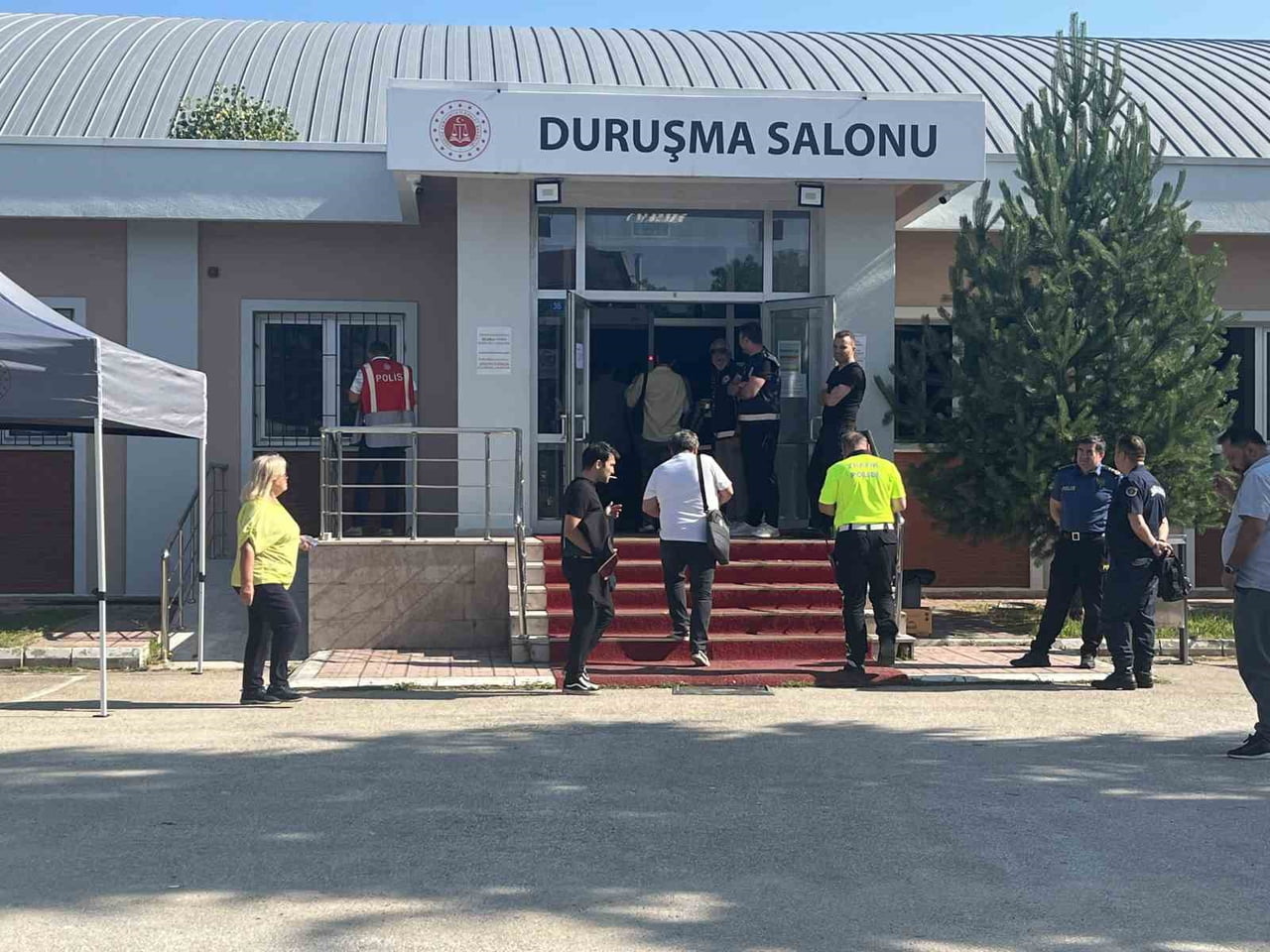 DURUŞMA SALONU