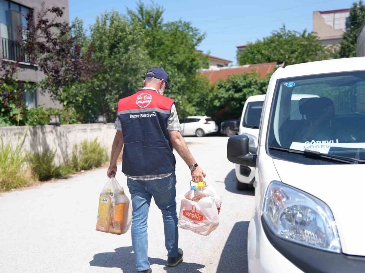 DÜZCE'DE ÇEVRE KORUMA ÇALIŞMALARI KAPSAMINDA 5 LİTRE BİTKİSEL ATIK YAĞ BİRİKTİREN VATANDAŞLARA 1...