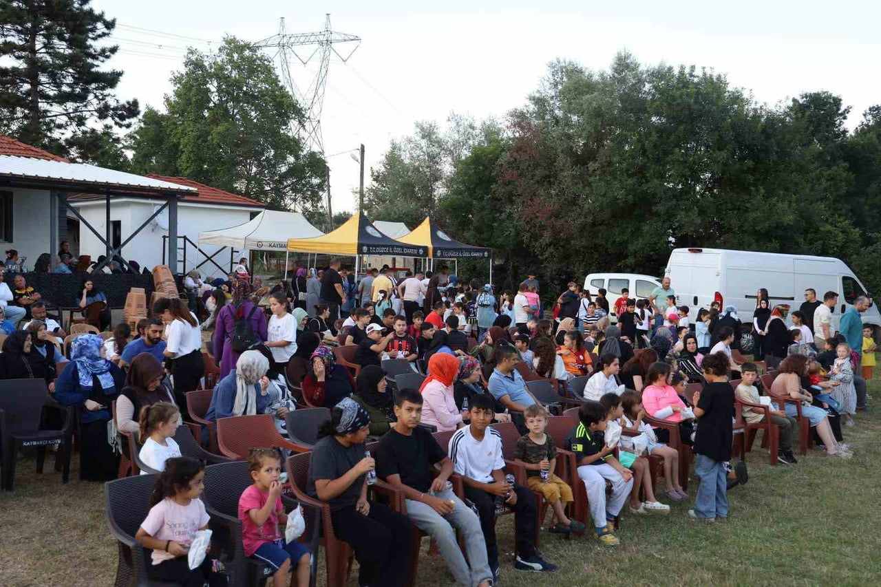 DÜZCE'DE KÖY YAŞAMININ SOSYAL VE KÜLTÜREL DOKUSUNU GÜÇLENDİRMEK AMACIYLA DÜZENLENEN "KÖYÜMDE AÇIK...