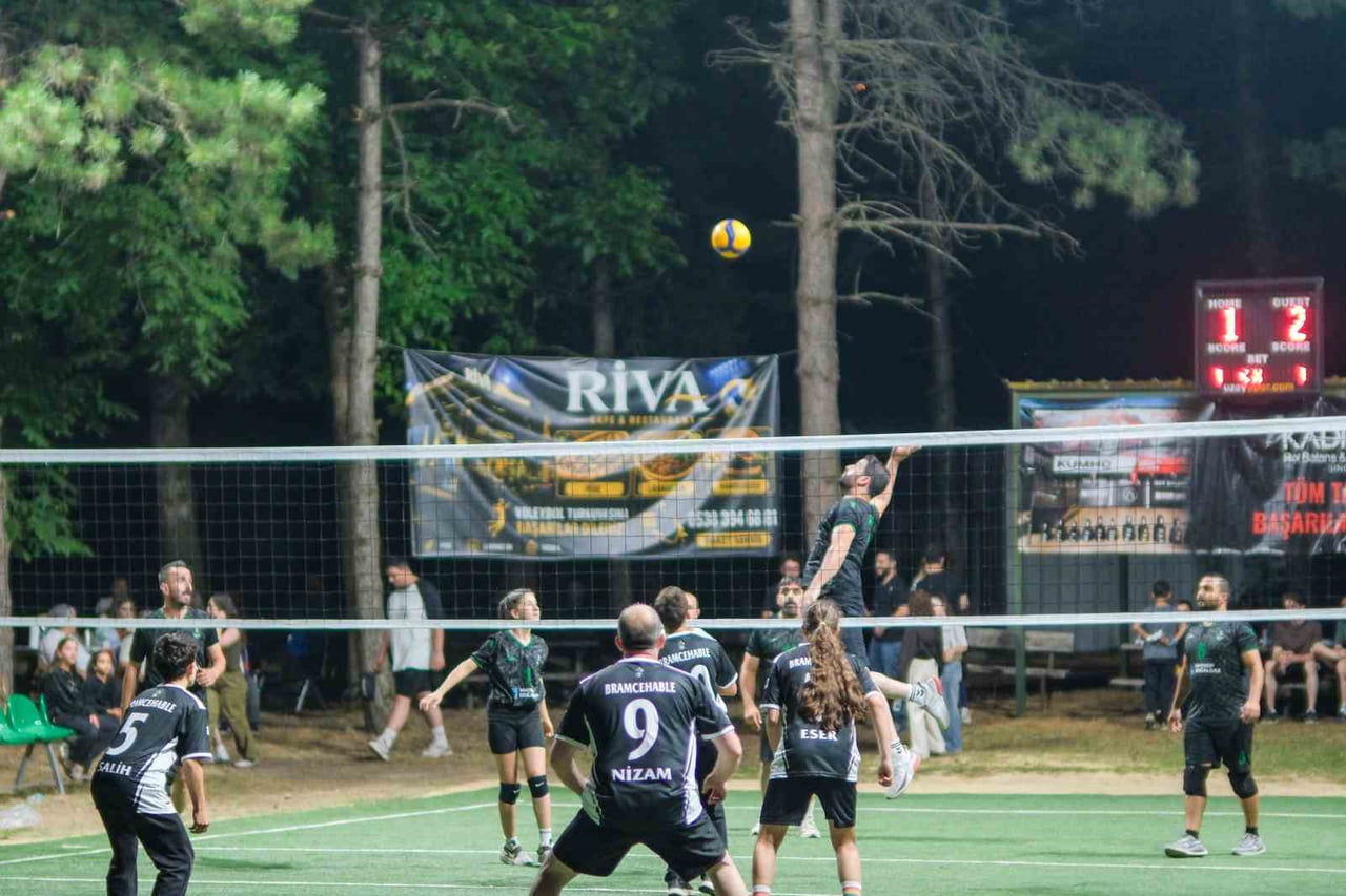 DÜZCE ADİGE KÜLTÜR DERNEĞİ TARAFINDAN DÜZENLENEN BAYRAMCI KÖYÜ GELENEKSEL VOLEYBOL TURNUVASI, BU...