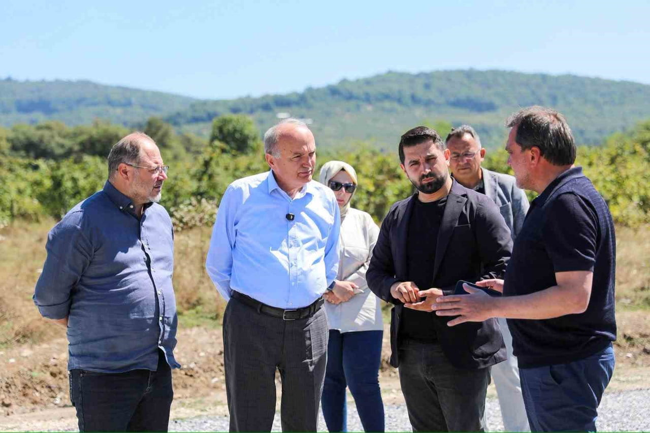 DÜZCE BELEDİYE BAŞKANI DR. FARUK ÖZLÜ, 2026 YILI İÇİN AYRILAN 400 MİLYON TL’LİK ASFALT BÜTÇESİNİ...
