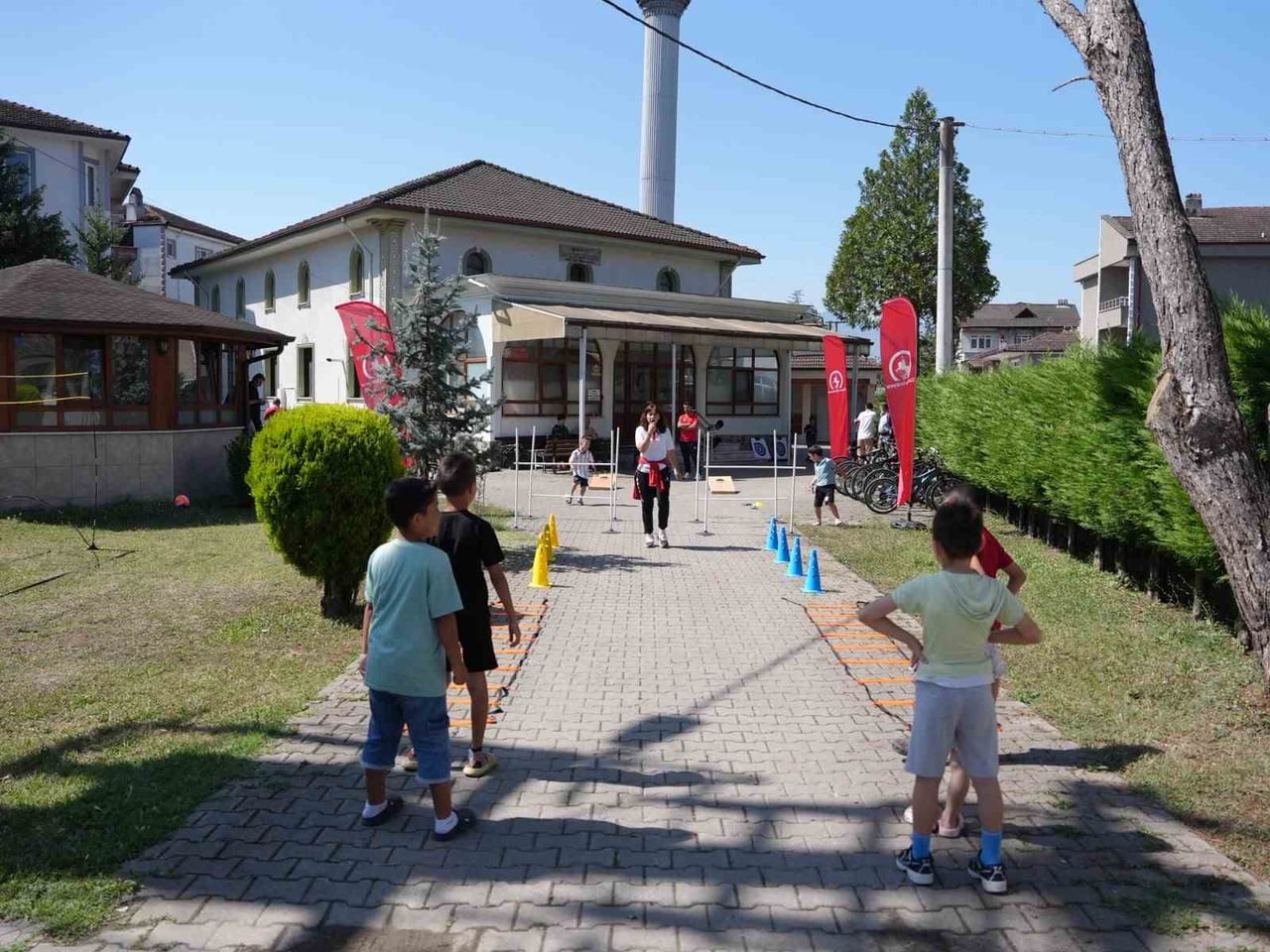 DÜZCE BELEDİYESİ GENÇLİK VE SPOR HİZMETLERİ MÜDÜRLÜĞÜ, ÜÇÜNCÜ HAFTASINA GİREN ‘HAREKET CAMİDE’...
