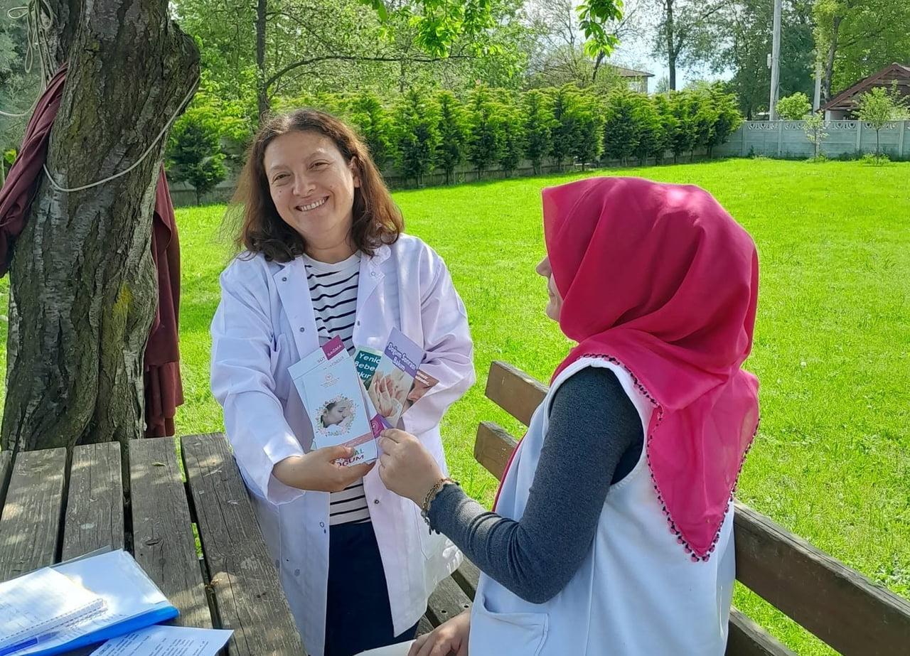 DÜZCE’DE ANNE VE BEBEK SAĞLIĞINI KORUMAYA YÖNELİK ÇALIŞMALAR KAPSAMINDA SAĞLIKLI HAYAT MERKEZİ...