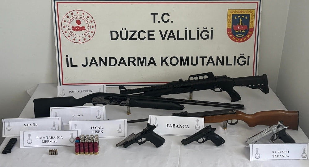 DÜZCE’DE JANDARMA EKİPLERİ TARAFINDAN YAPILAN HUZUR GÜVEN UYGULAMALARI İLE DEVRİYE FAALİYETLERİ...