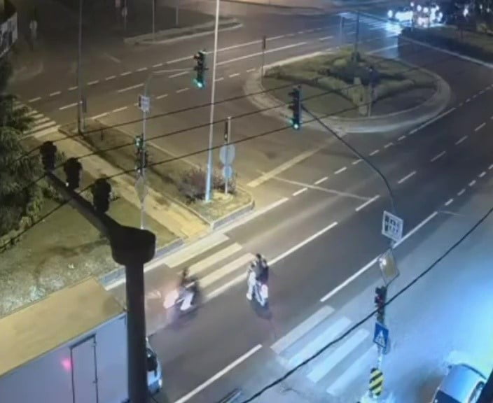 DÜZCE’DE MOTOSİKLETLERİN ÇARPIŞMA ANI KAMERALARA YANSIDI