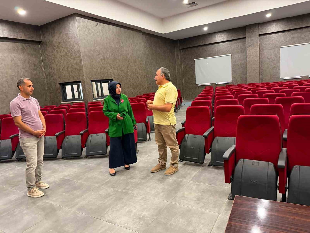 DÜZCE İL MİLLİ EĞİTİM MÜDÜRÜ GÜLŞEN ÖZER, DÜZCE MERKEZ 15 TEMMUZ ŞEHİTLERİ ORTAOKULU'NU ZİYARET...