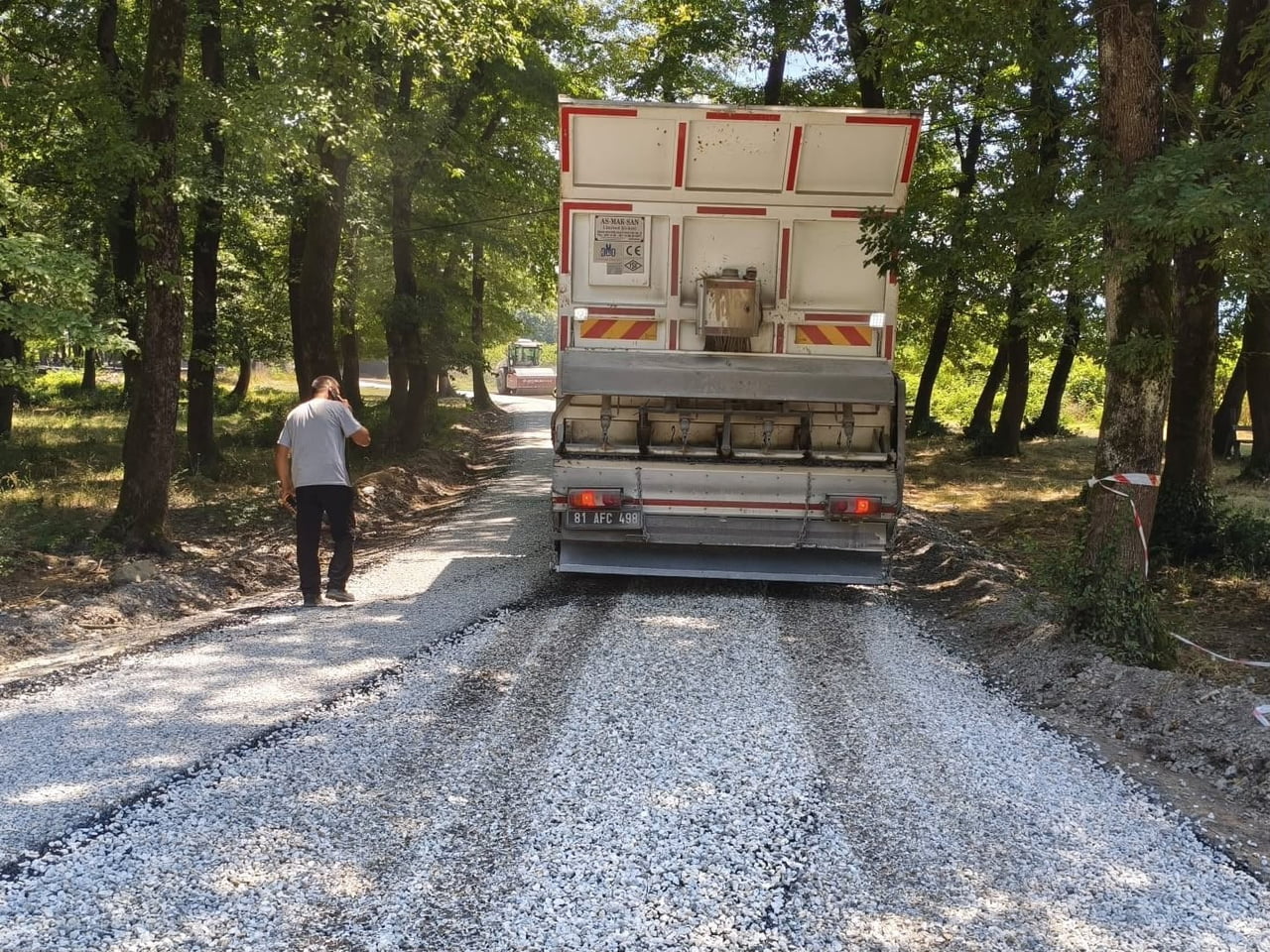 DÜZCE İL ÖZEL İDARESİ, MERKEZ İLÇEYE BAĞLI MUNCURLU KÖYÜ'NDE SATHİ KAPLAMA (SOĞUK ASFALT)...