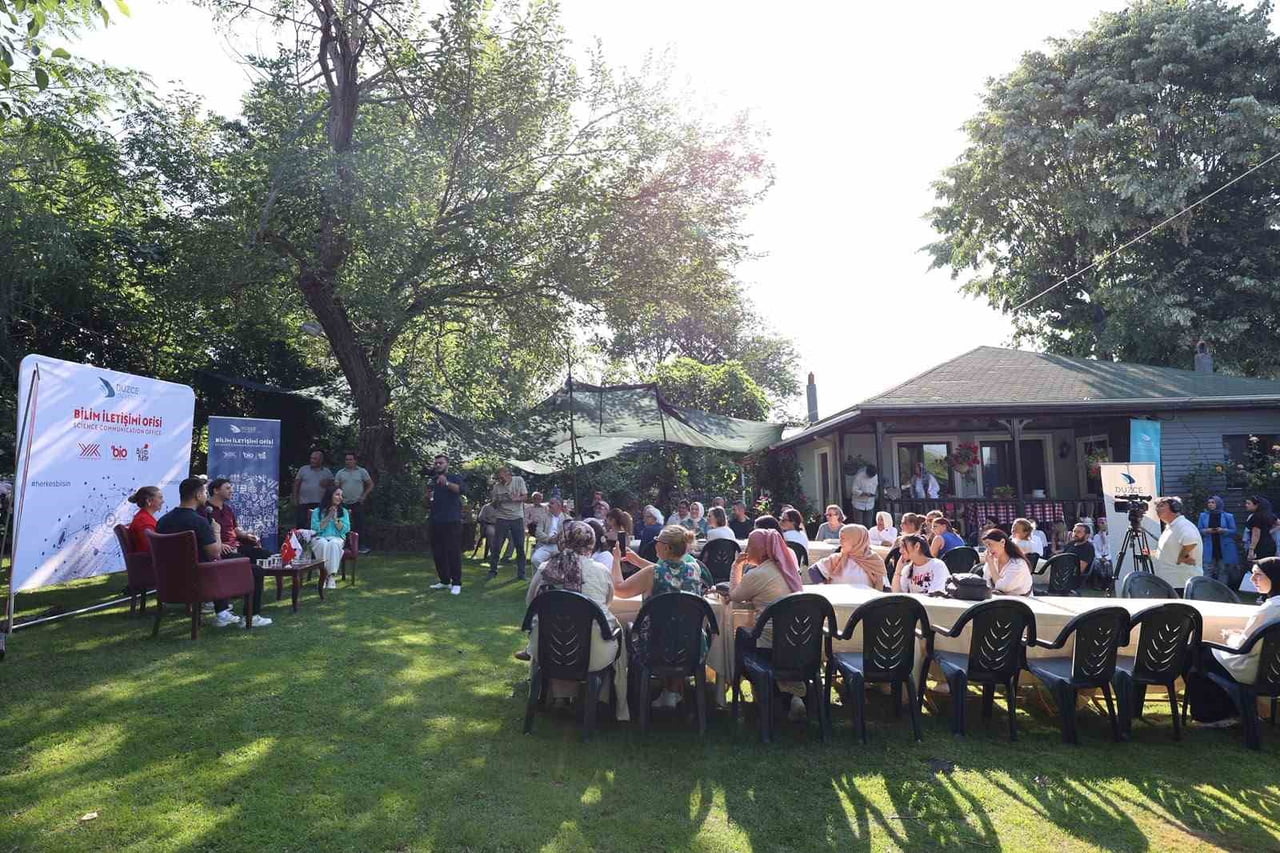 DÜZCE ÜNİVERSİTESİ BİLİM İLETİŞİMİ OFİSİ TARAFINDAN, TOPLUMSAL KATKI KOORDİNATÖRLÜĞÜ İLE KARİYER...